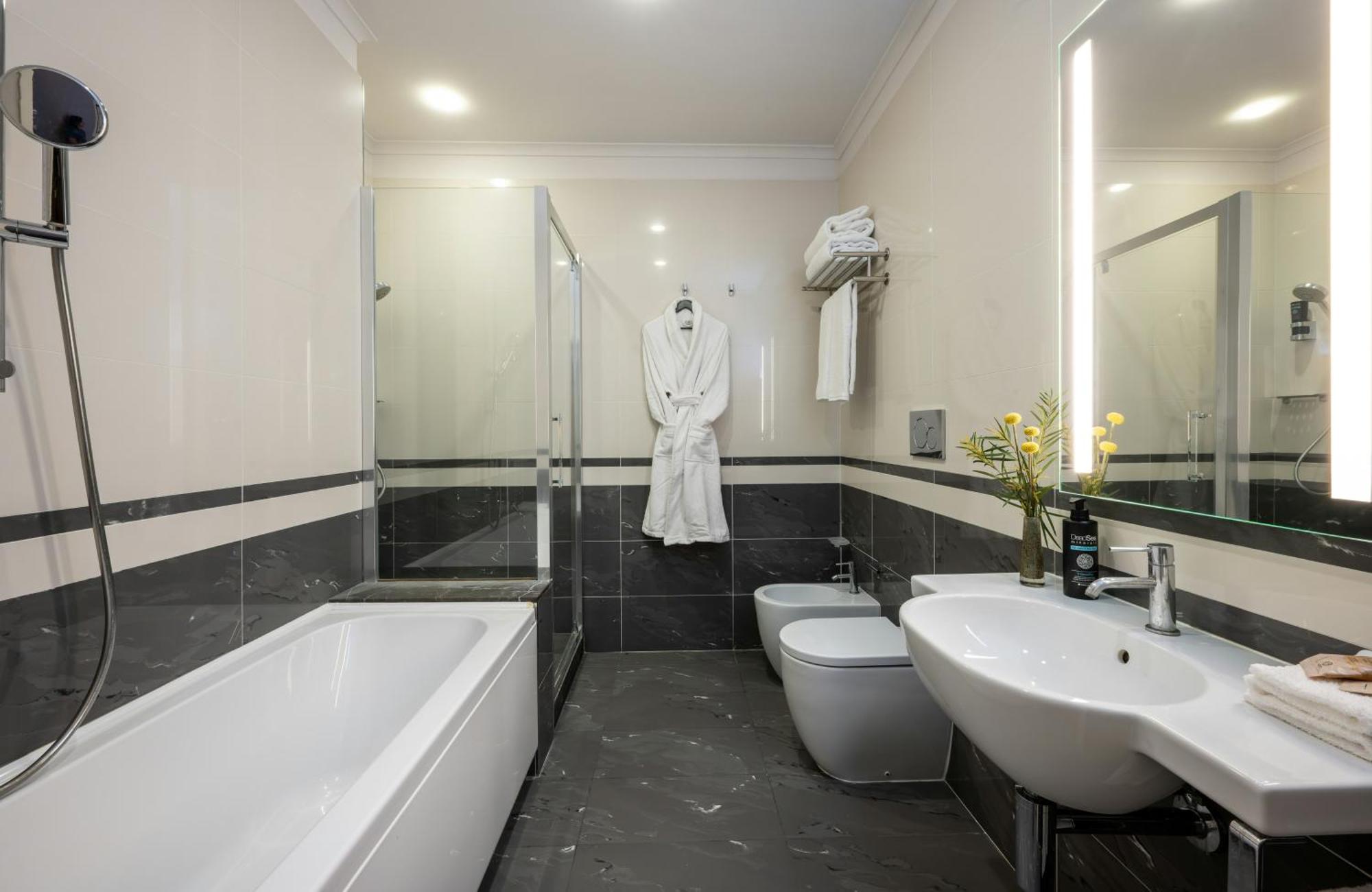 Junior Suite,1746902523:JPEG